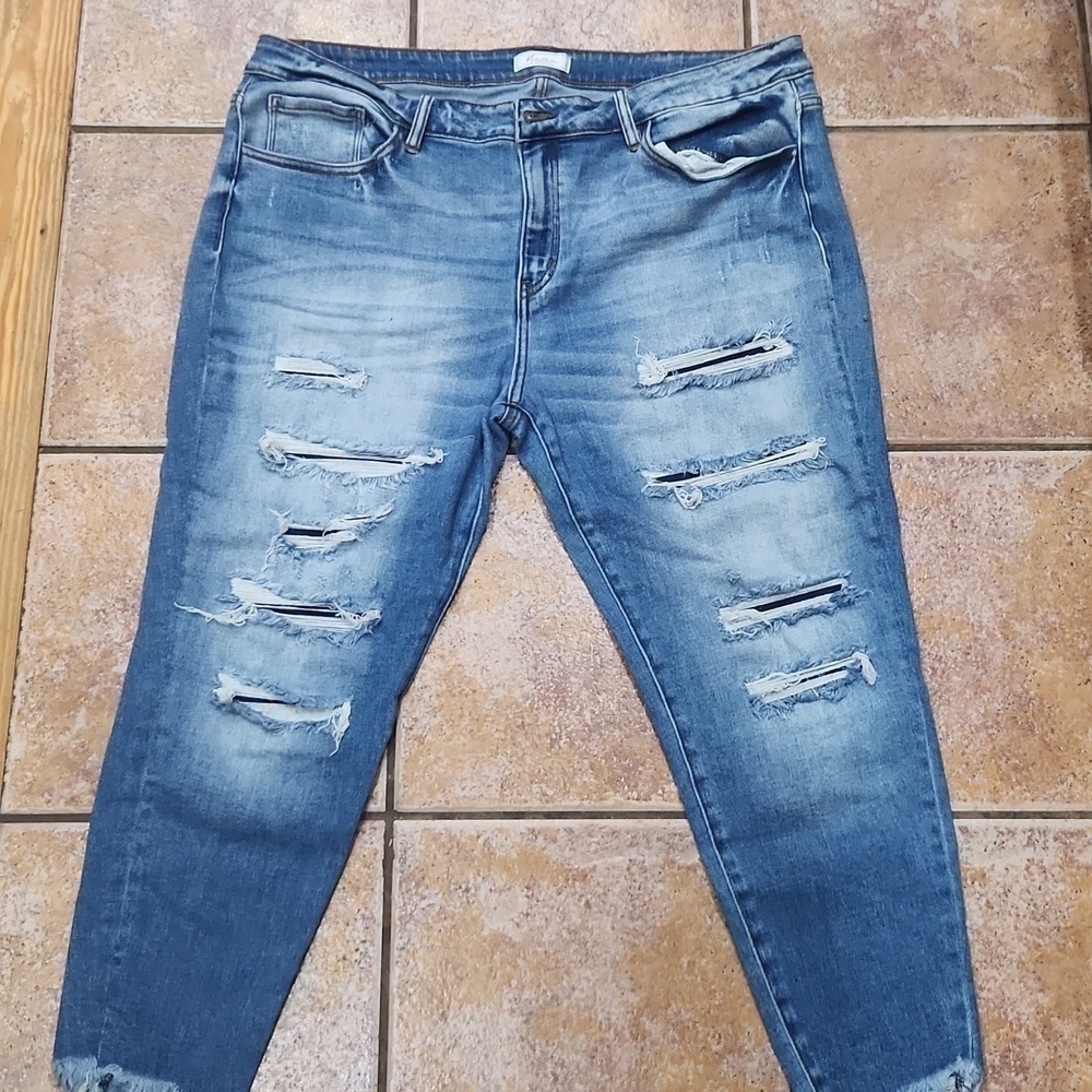 KANCAN kurvy mid rise ankle size 36 good condition